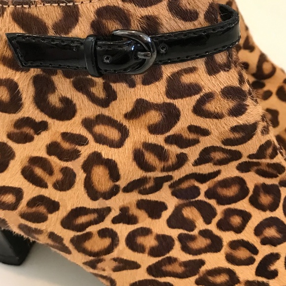 AEROSOLES Leopard Calf Hair Ankle Boots Booties Patrole Car Women’s Size 8.5 - Picture 14 of 16